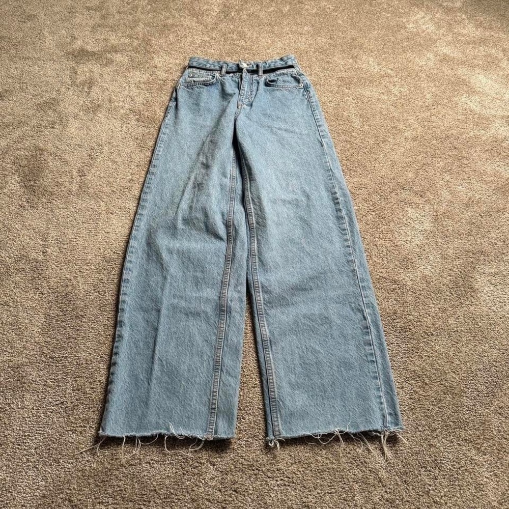 PULL & BEAR (UN)CATALOGUED LIGHT WASH DENIM